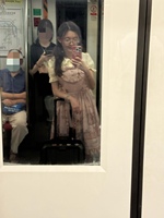 “那你倒垃圾也穿这个吗？”