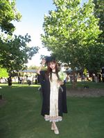 穿着浪漫蔷薇毕业啦