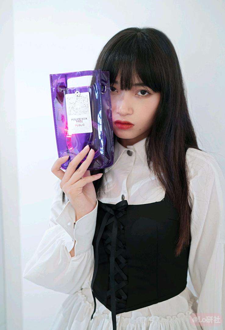 无尽馆长 发光透明包