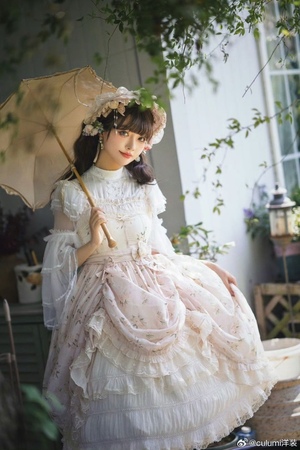落花闪闪