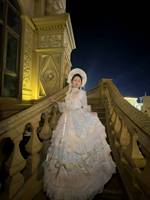 第一次穿花嫁去旅游